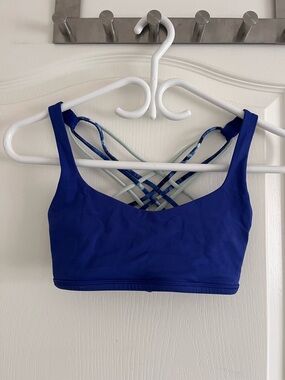 lululemon Strappy Back Sports Bra - Blue size 4